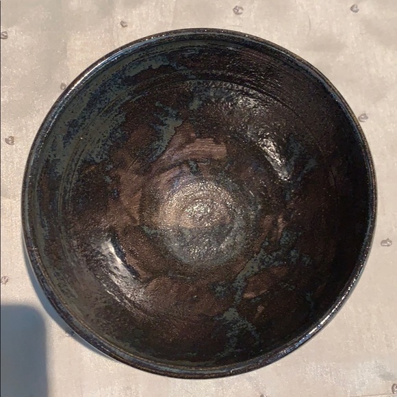 Handmade pottery bowl. - Picture 2 of 6